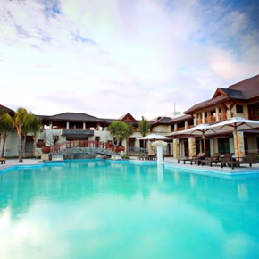 Crimson Resort & Spa Mactan